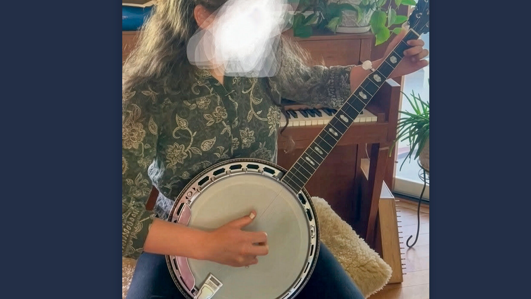 1970s Iida Archtop Banjo stolen at Earl Scruggs Music Fest