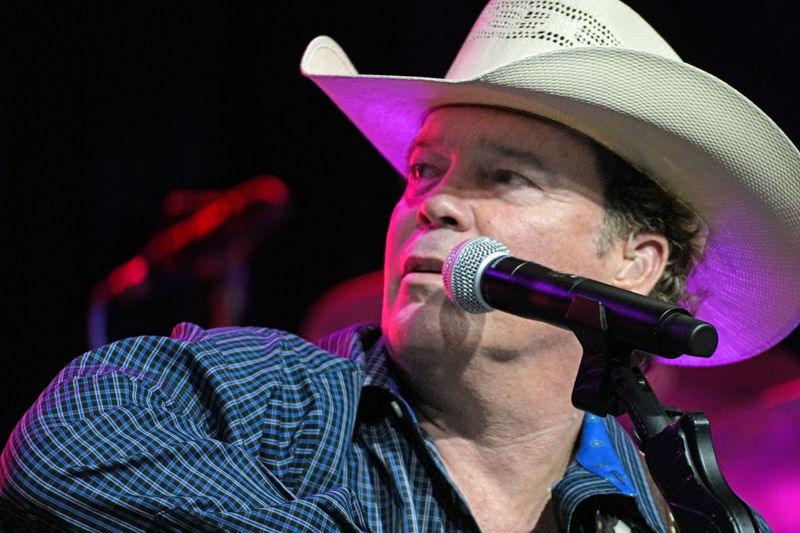 Clay Walker at the 2026 Canton Labor Day Celebration - photo © Jeff Lahr