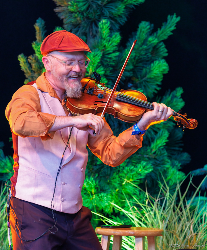 Casey Driessen at Pickin' in the Pines '26 - photo © Dave Hollender