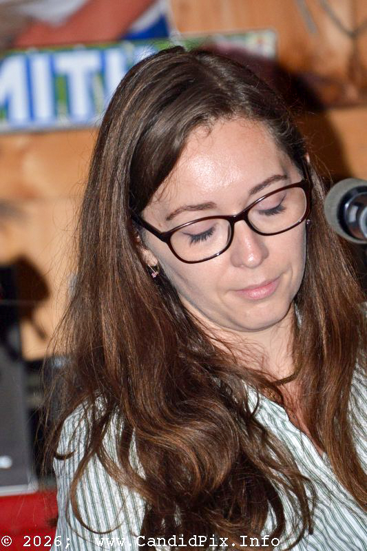 Amanda Burtchell with Breakin' Strings at the 2026 Fay Fest - photo © Bill Warren